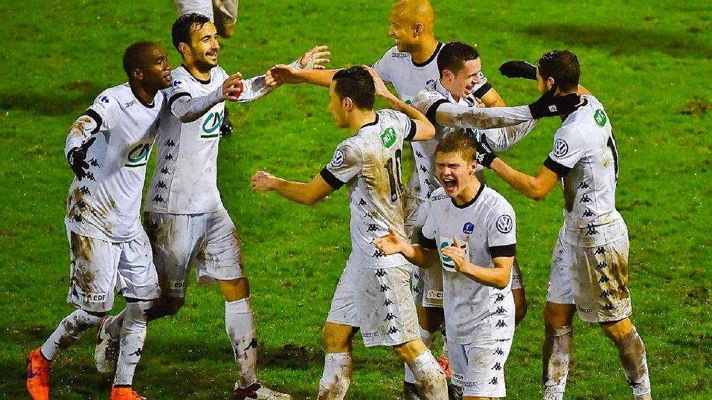 不菲的合同 不菲的合同