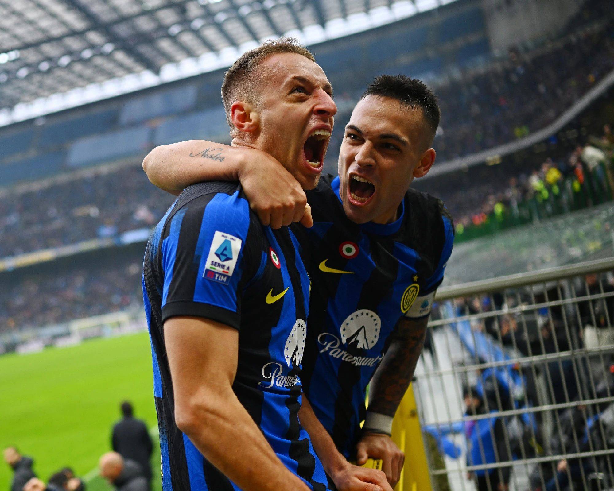 周冠宇是中 周冠宇是中